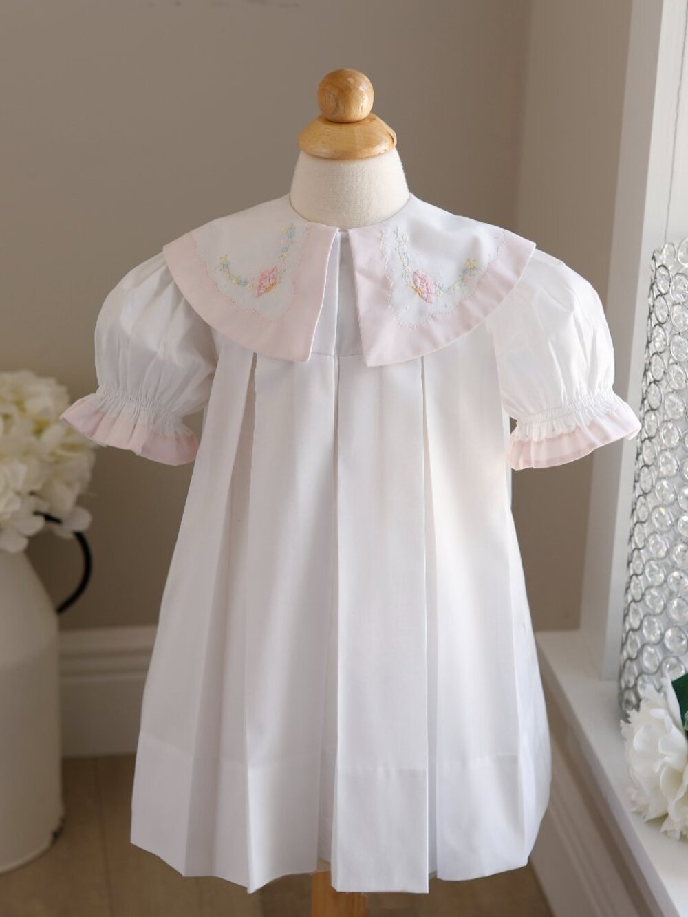 White Heirloom Float Dress Hand-Embroidery Boutique 24M/2T Like New Special Find